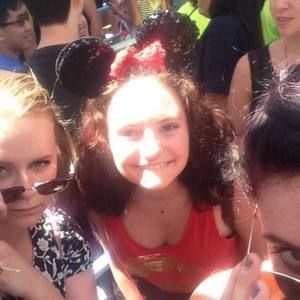 Meet your Posher, Olivia